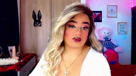 danipein online show from 11.19.25