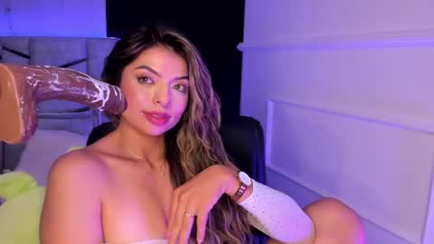 Dani Phonenix online show from 02.22.25