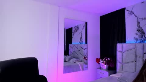 Dani Phonenix online show from 10.10.25