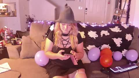 Snapshot of daniraeanddaddy chatting on 10.12.25 Dani And Daddy online show from 10.12.25