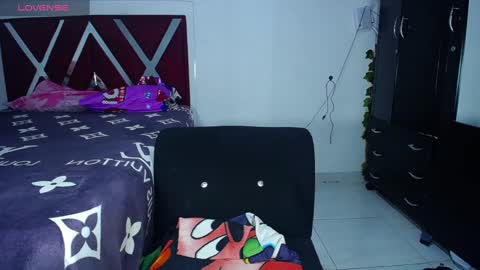 danisabrownn online show from 03.04.25