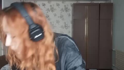 Snapshot of danitawind chatting on 06.27.26 Kiki online show from 06.27.26