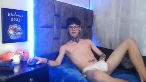 Snapshot of dann_brown chatting on 01.11.25 Dann Brown online show from 01.11.25