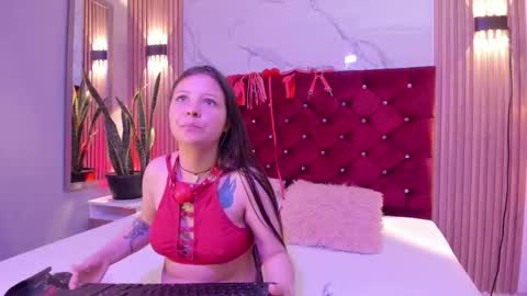 Snapshot of danna__rouse chatting on 02.01.26 Danna online show from 02.01.26