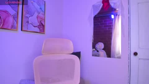 Snapshot of danna_lovs chatting on 02.25.25 Danna Lovs online show from 02.25.25