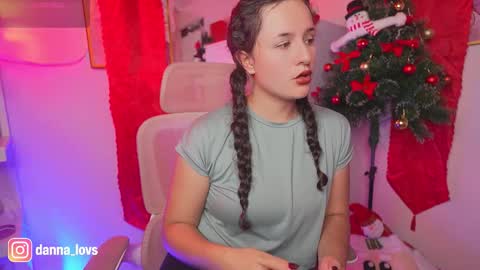 Snapshot of danna_lovs chatting on 11.21.25 Danna Lovs online show from 11.21.25