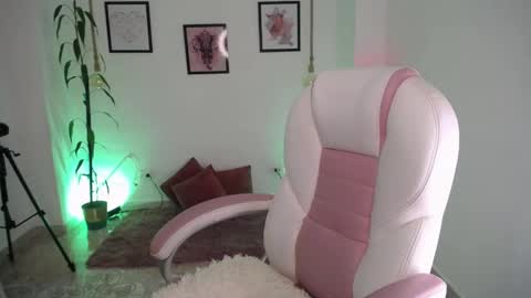 Danna online show from 04.25.26