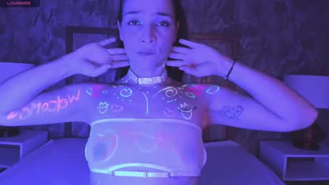    online show from 10.05.25