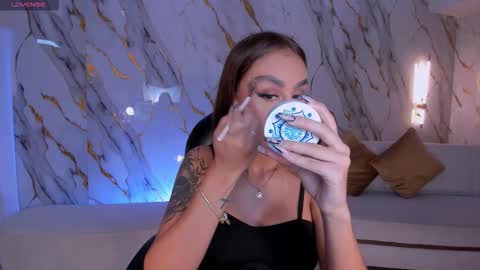 Snapshot of dannacruz_ chatting on 11.14.25 Danna Cruz online show from 11.14.25