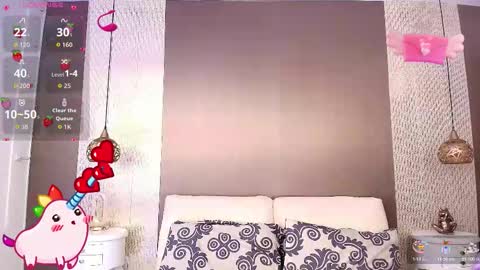 Snapshot of dannadoll69 chatting on 11.19.25 Dannamunoz130 online show from 11.19.25