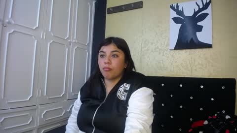 Snapshot of dannagarza chatting on 01.12.25 Danna Garza online show from 01.12.25