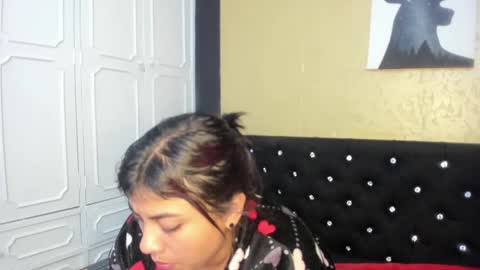 Snapshot of dannagarza chatting on 02.05.25 Danna Garza online show from 02.05.25