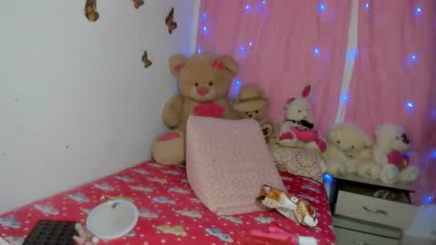 Danna Sofia jeins online show from 01.07.26