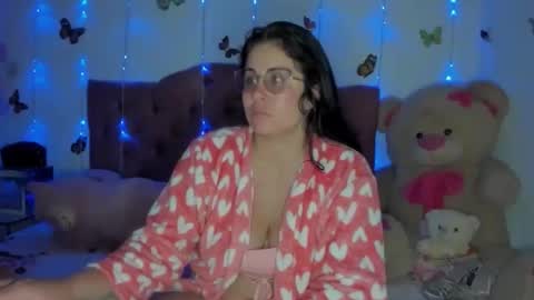 Danna Sofia jeins online show from 04.12.26