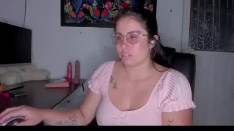 Danna Sofia jeins online show from 04.21.26