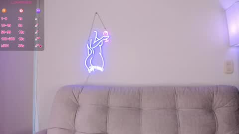 Snapshot of dannate1 chatting on 12.17.24 danna online show from 12.17.24