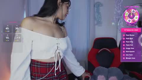 Snapshot of dannielle_ chatting on 11.07.25 online show from 11.07.25