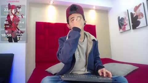 Snapshot of danny__santoro chatting on 09.19.25 Danny online show from 09.19.25