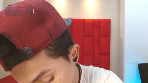 Snapshot of danny__santoro chatting on 11.12.25 Danny online show from 11.12.25