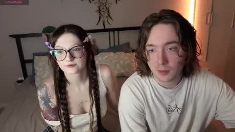 Snapshot of danny_and_ellen chatting on 03.03.26 danny and ellen online show from 03.03.26