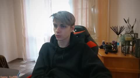 Snapshot of danny_fox888 chatting on 03.04.25 Daniel online show from 03.04.25