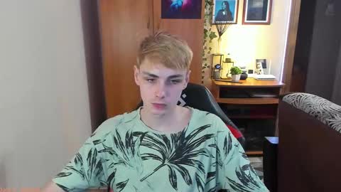 Snapshot of danny_fox888 chatting on 09.12.25 Daniel online show from 09.12.25