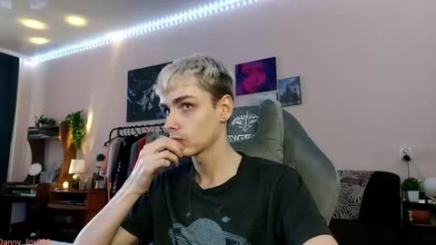 Snapshot of danny_fox888 chatting on 11.22.25 Daniel online show from 11.22.25