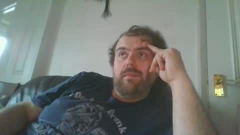 Snapshot of dannyb0y95 chatting on 11.09.25 Danny online show from 11.09.25