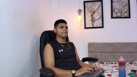 Snapshot of dannysamm chatting on 10.17.25 dannysamm online show from 10.17.25