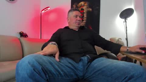 Snapshot of dante_bellini chatting on 12.20.25 dante_bellini online show from 12.20.25