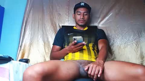 Snapshot of dantesantoro chatting on 01.19.25 Dante Santoro online show from 01.19.25