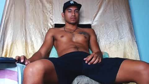 Snapshot of dantesantoro chatting on 01.20.25 Dante Santoro online show from 01.20.25