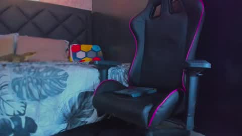 Snapshot of dany_dryy chatting on 12.02.25 Dany online show from 12.02.25