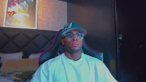 Snapshot of dany_dryy chatting on 12.14.25 Dany online show from 12.14.25