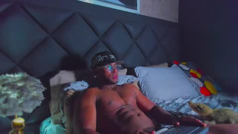 Snapshot of dany_dryy chatting on 12.21.25 Dany online show from 12.21.25