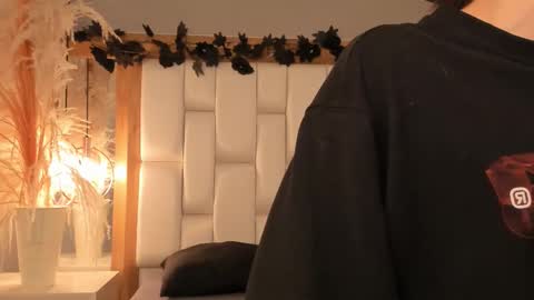 daphne_and_roger online show from 12.04.25