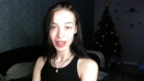 Snapshot of daphne_darkthorn chatting on 12.03.25 Daphne Darkthorn online show from 12.03.25