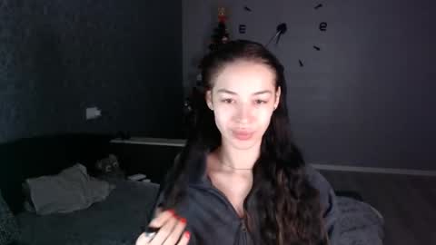 Snapshot of daphne_darkthorn chatting on 12.17.25 Daphne Darkthorn online show from 12.17.25