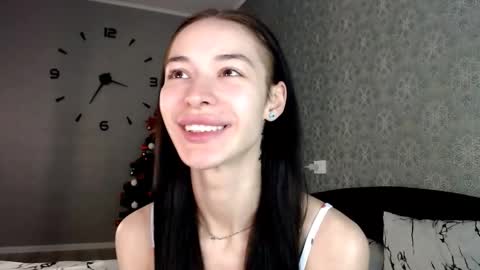 Snapshot of daphne_darkthorn chatting on 12.21.25 Daphne Darkthorn online show from 12.21.25