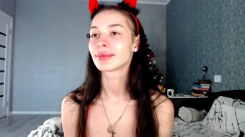 Snapshot of daphne_darkthorn chatting on 01.11.26 Daphne Darkthorn online show from 01.11.26