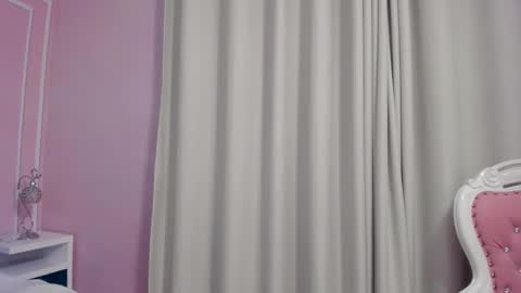 Daphne  online show from 01.31.25