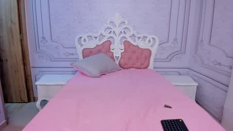 Daphne  online show from 03.04.25