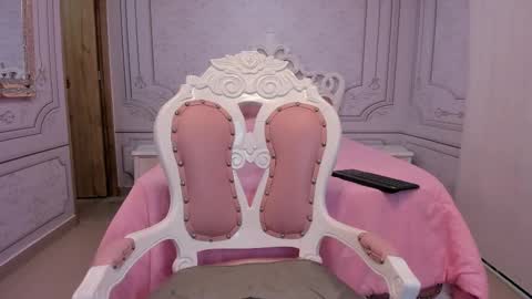 Daphne  online show from 03.09.25