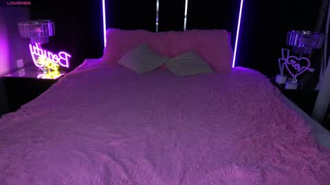 Agatha  online show from 02.06.25