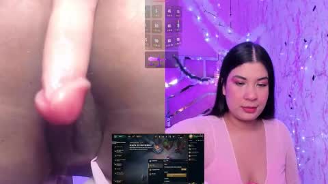 Snapshot of daphnecontry chatting on 12.23.25 Daphne online show from 12.23.25