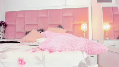 Daphne online show from 12.18.24