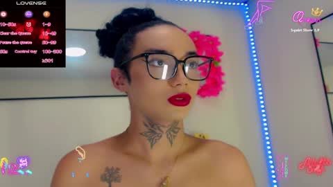 Snapshot of darianna_atehortua chatting on 04.08.26 Dary online show from 04.08.26