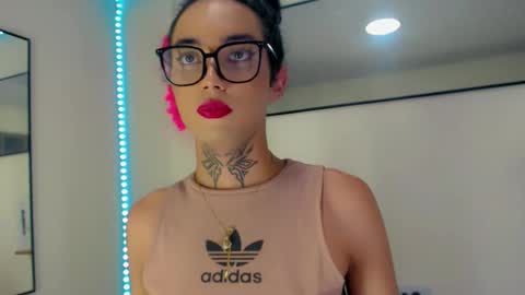 Snapshot of darianna_atehortua chatting on 04.14.26 Dary online show from 04.14.26