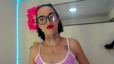 Snapshot of darianna_atehortua chatting on 04.20.26 Dary online show from 04.20.26