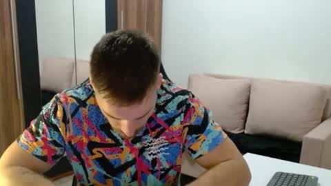 Snapshot of darius_94 chatting on 10.24.25 darius_94 online show from 10.24.25